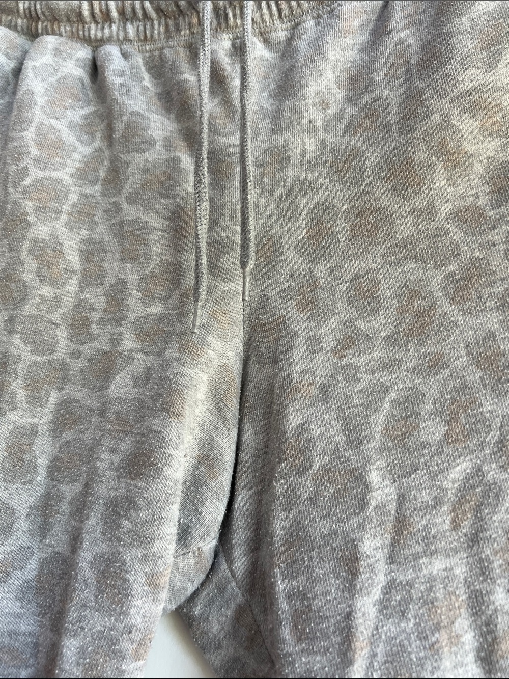 Colsie Gray Beige Leopard Print Cozy Loungewear Set - Picture 3 of 8
